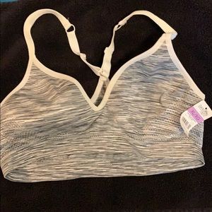 Seamless sports bra